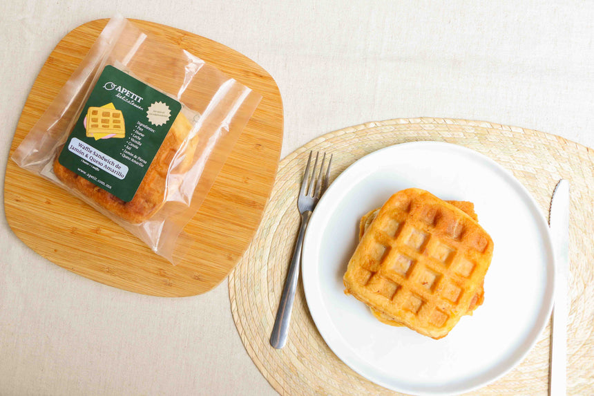 Waffle Sandwich De Jamon & Queso Amarillo