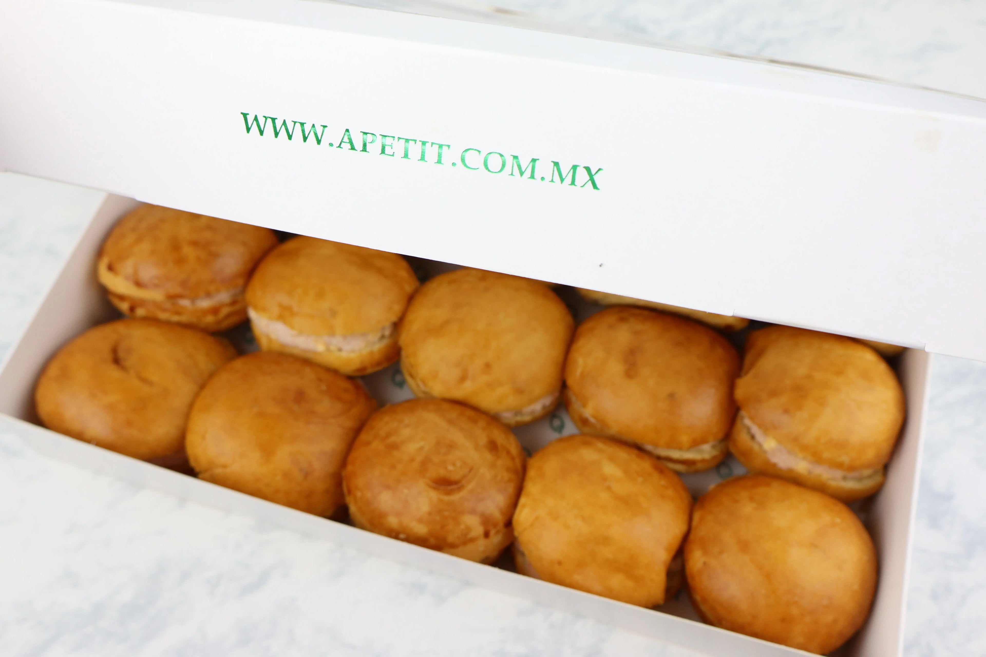 Caja con 20 Marinitas de Jamón y Queso Amarillo APETIT Catering & Store