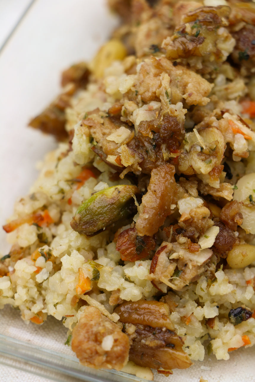 Arroz Huérfano con Piñones, Almendras y Chicharrón