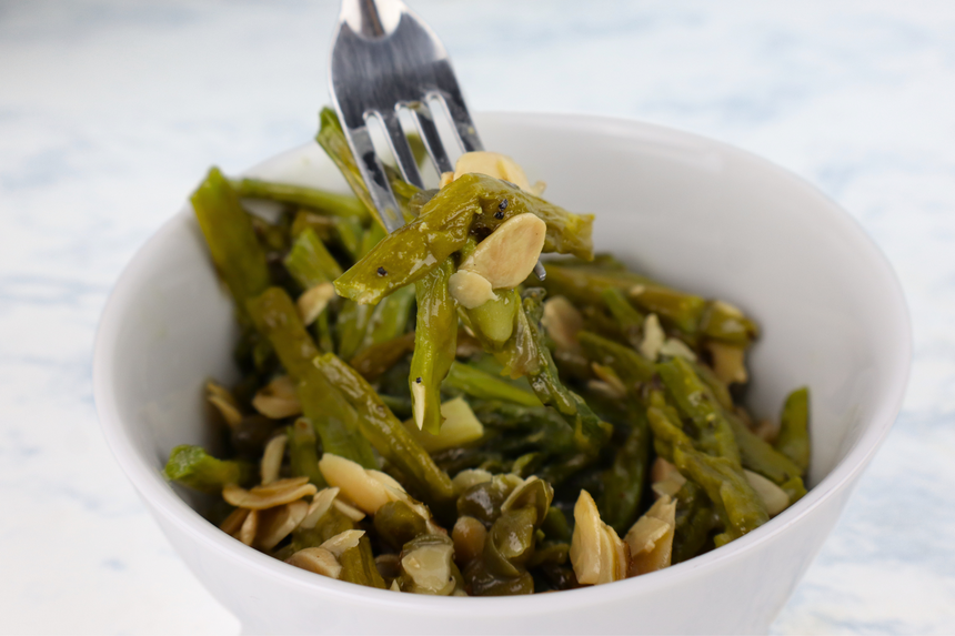 Espárragos Piccata con Almendras