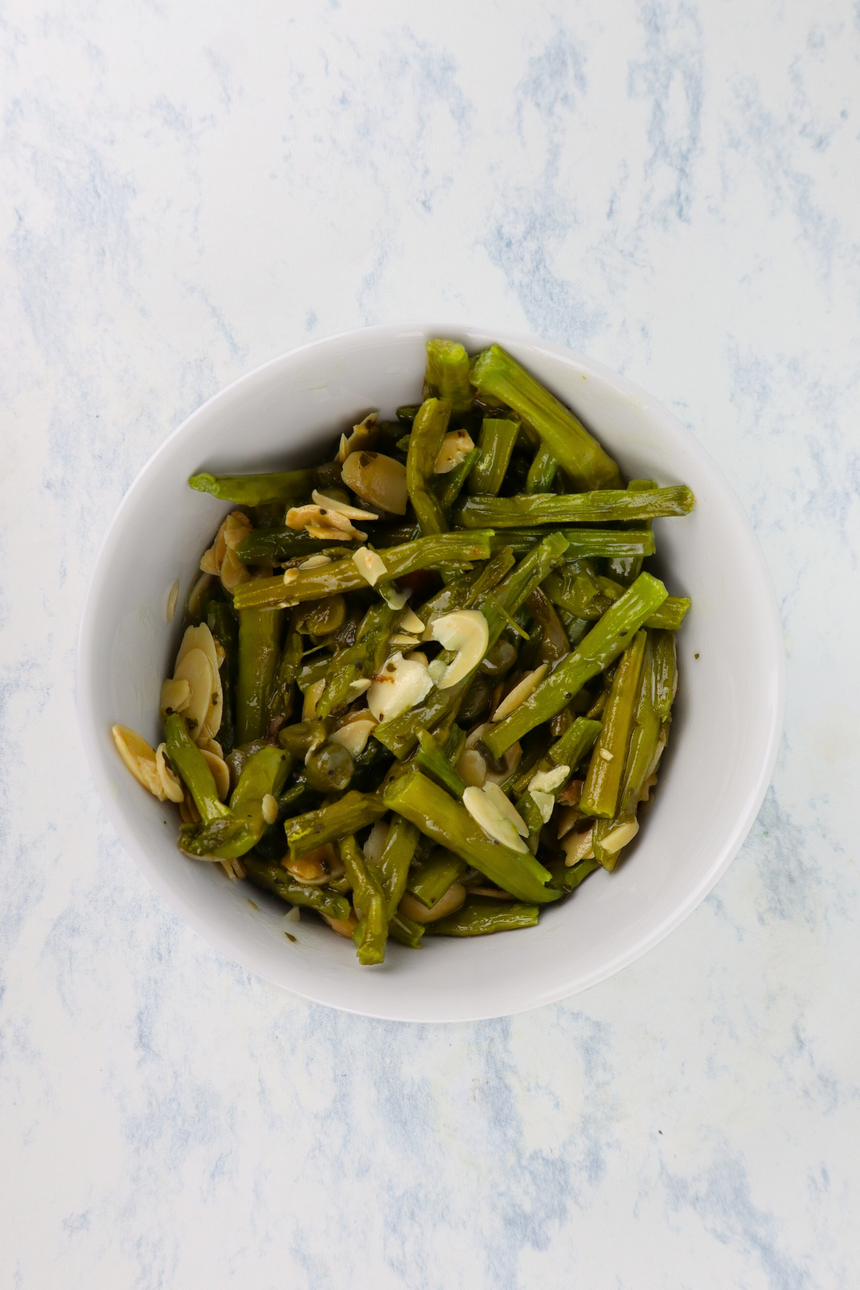 Espárragos Piccata con Almendras
