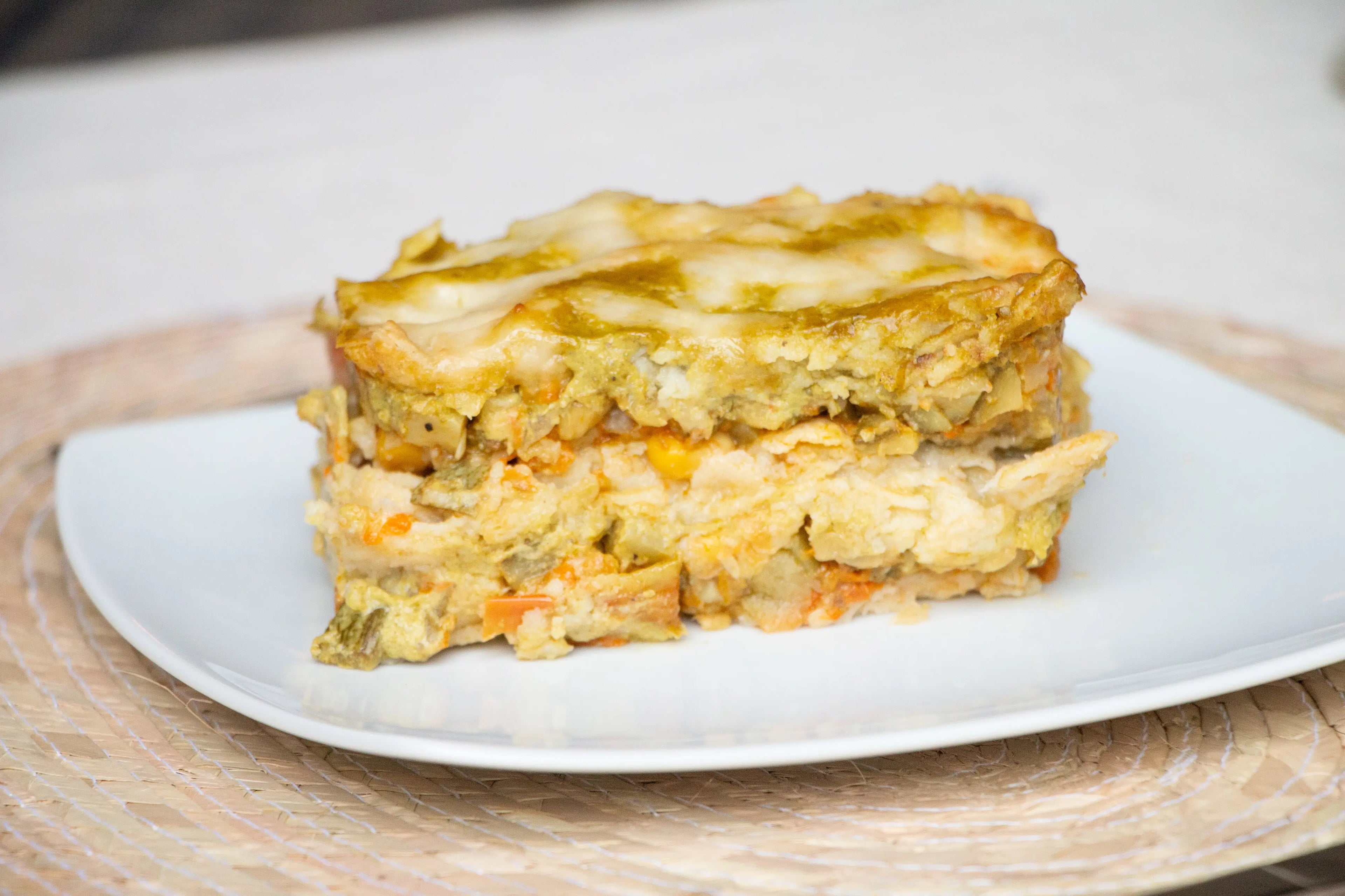 Torta Azteca de Pollo con Rajas Poblanas Congelados