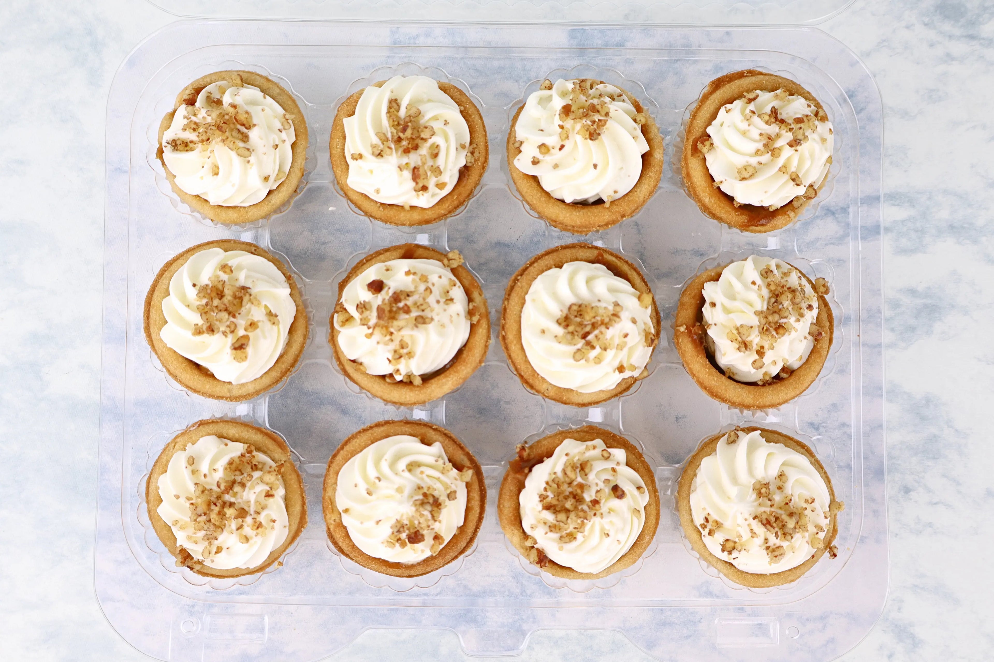 Mini Pays de Plátano con Cajeta y Nuez Reposteria