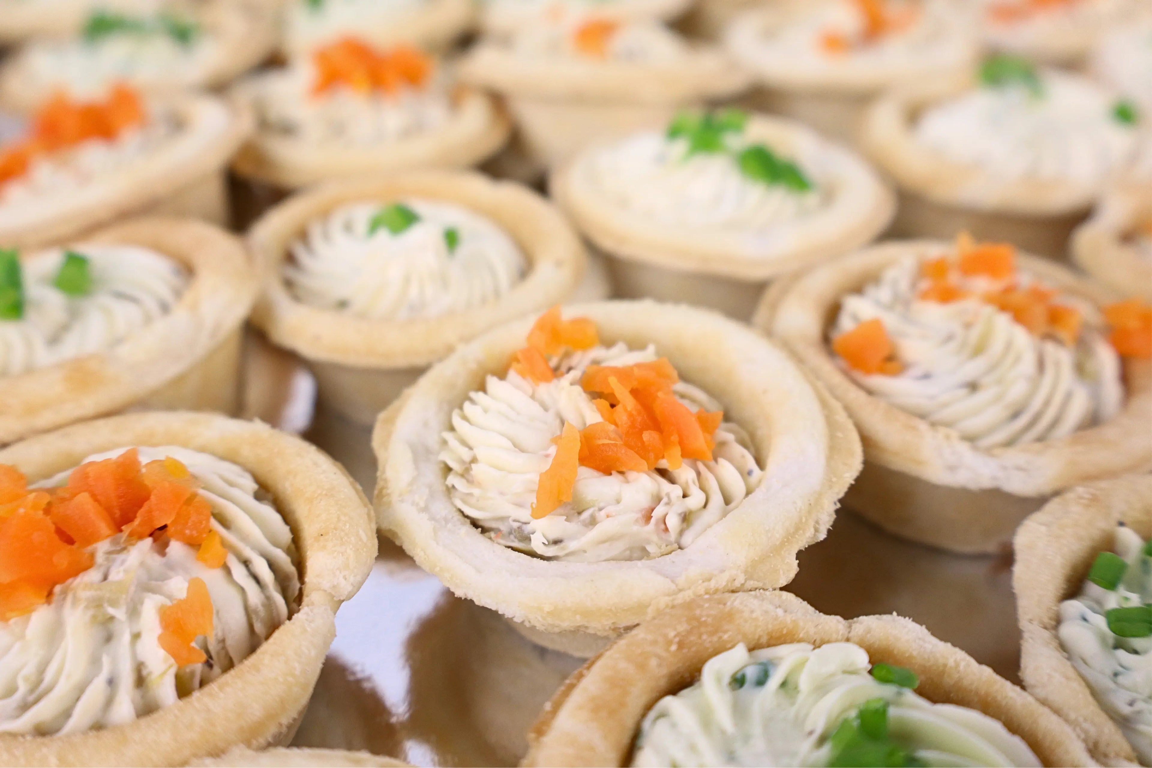 Charola 48 Tartaletas de Quesos Untables Cocina Fria