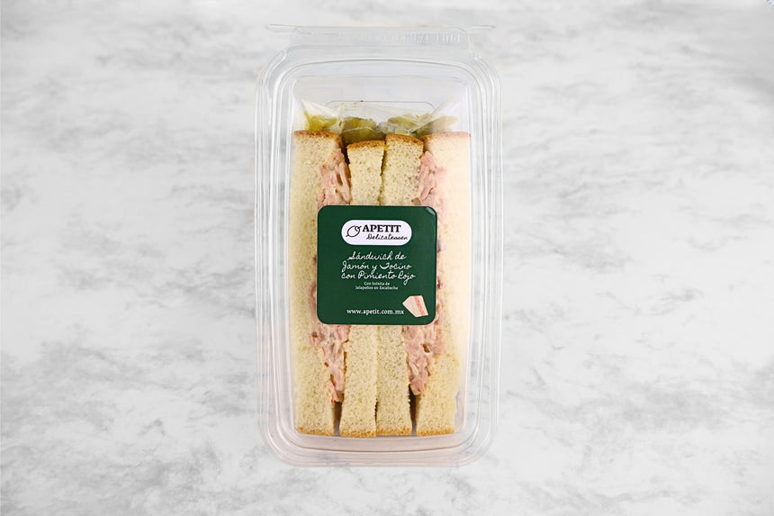 Sandwich de Jamón, Tocino y Pimiento Rojo con jalapeños Sandwichitos